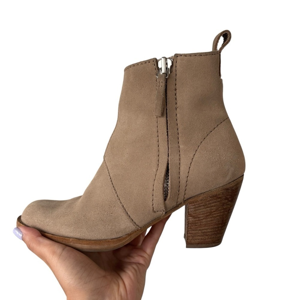 Acne Studios Pistol Boots in Tan Size 40